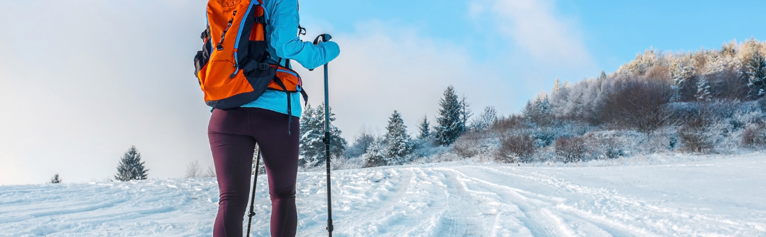 Nordic walking iarna – cum să te pregătești pentru o drumeție în condiții meteo extreme?