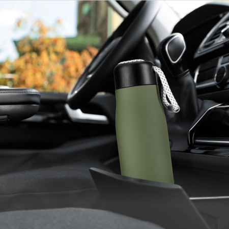 Sticlă termică de 540 ml cu curea verde