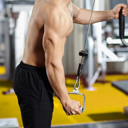 Mâner individual pentru tracțiuni, rotativ