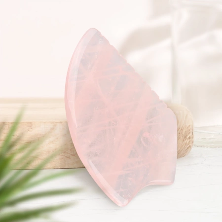 Piatra Gua Sha canelată din cuarț roz natural